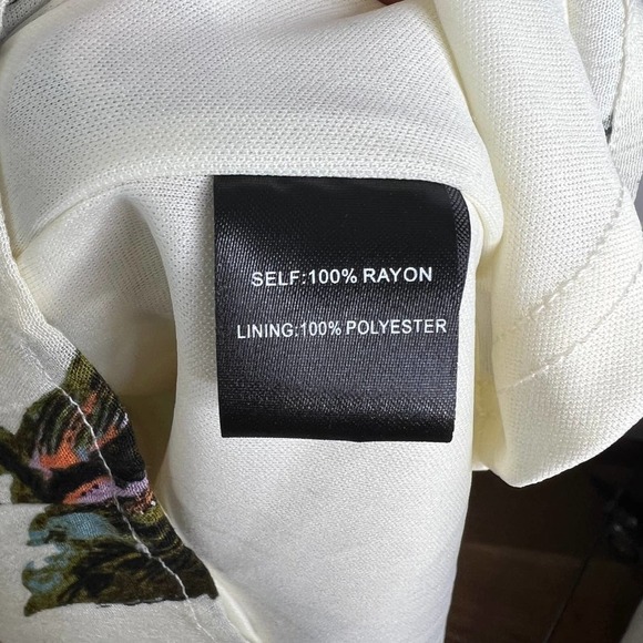 Third Bird Nest Cream and Floral 100% Rayon Flutter Sleeve Jumper SZ L - Picture 9 of 10